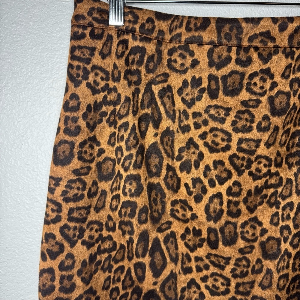 Leopard Print Women's Skirt - Picture 11 of 13
